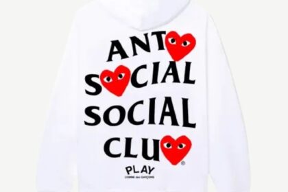 COMME des GARCONS